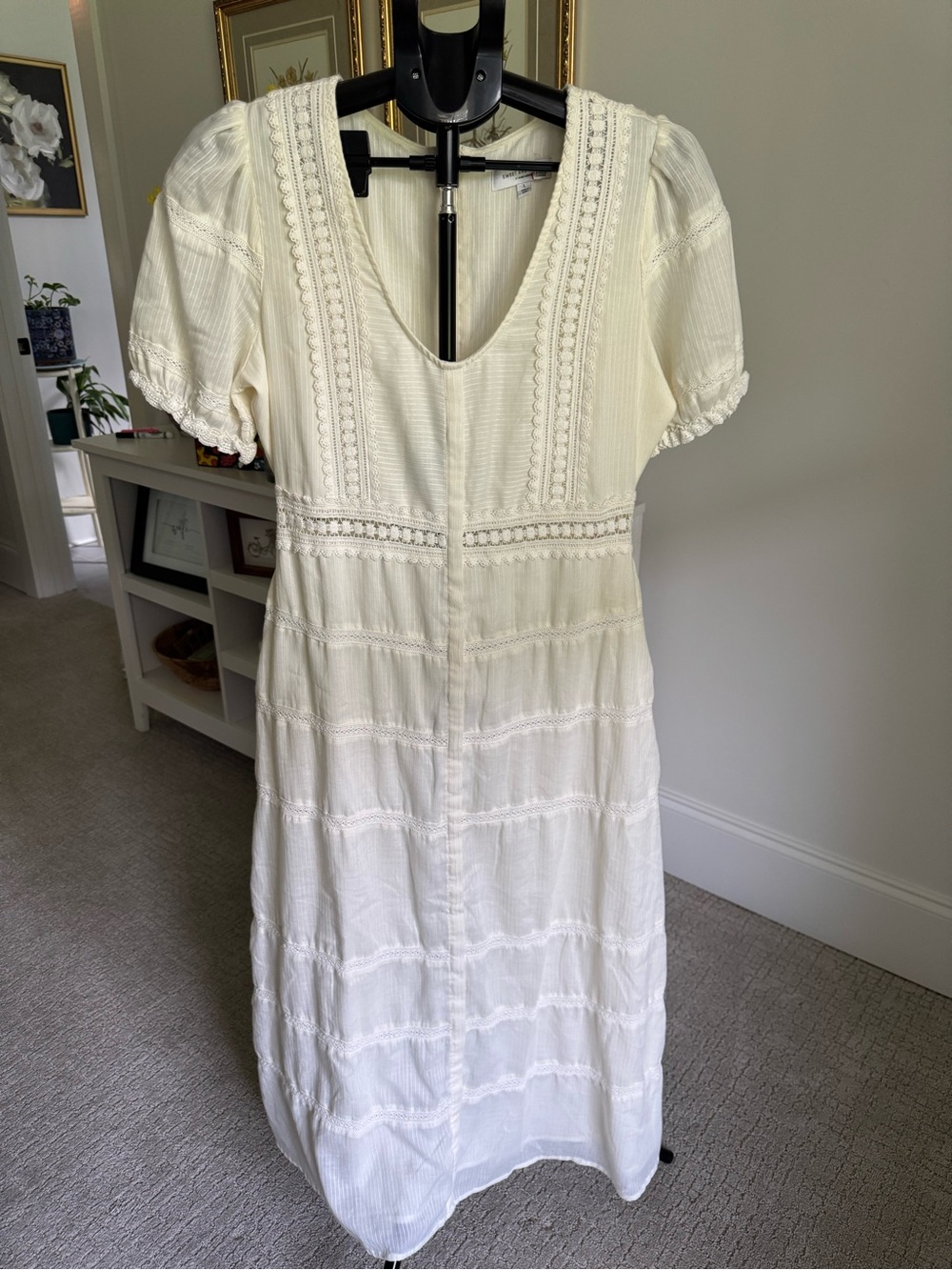 Sweet Baby Jamie Sz L Ivory Lace Midi Dress Puff Sleeve V Neck Tiered Silhouette